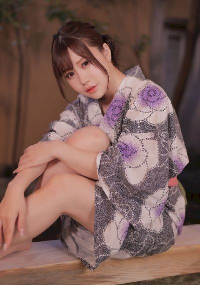 女大学生的沙龙室在线